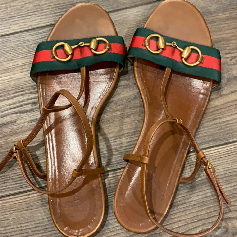 Pre-owner Gucci flat sandals